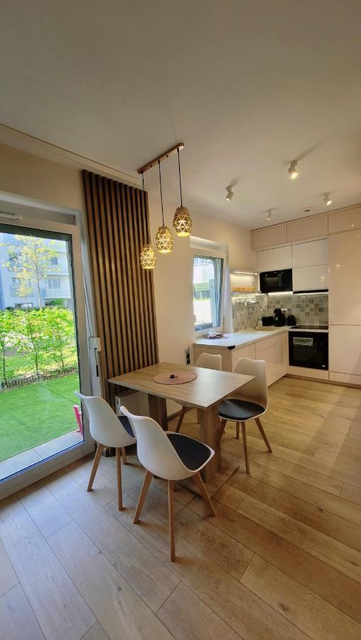 Green Terrace Big Family Apartment فروتسواف المظهر الخارجي الصورة